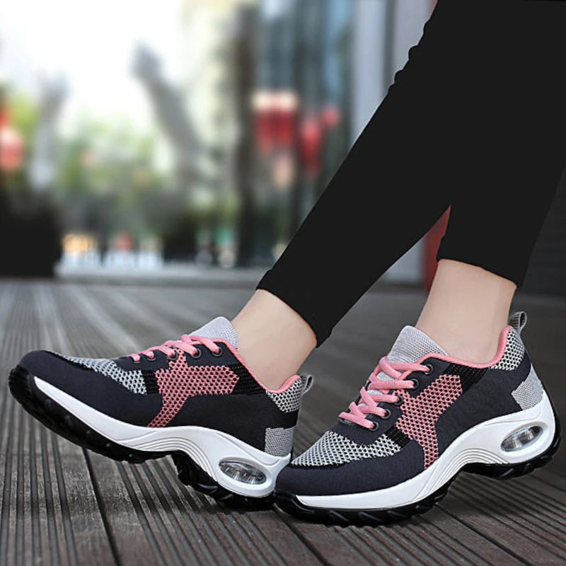 ULTRA-LIGHTWEIGHT WOMEN'S SPORTS SHOES