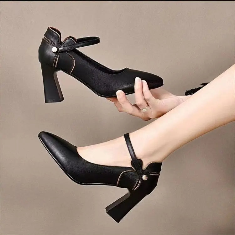 Pointed toe flower block heel leather shoes