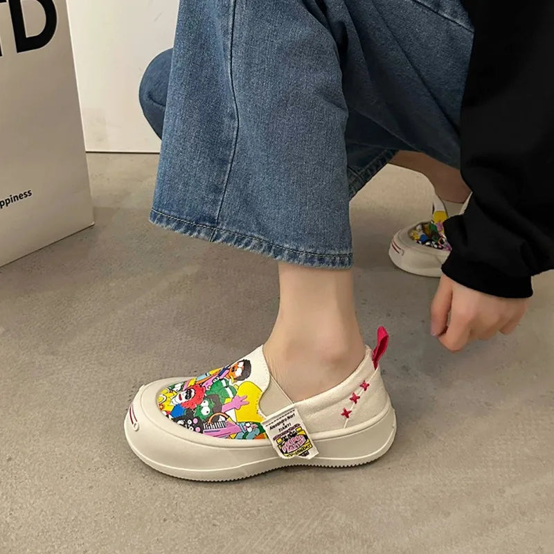 Thick-soled slip-on graffiti canvas casual shoes