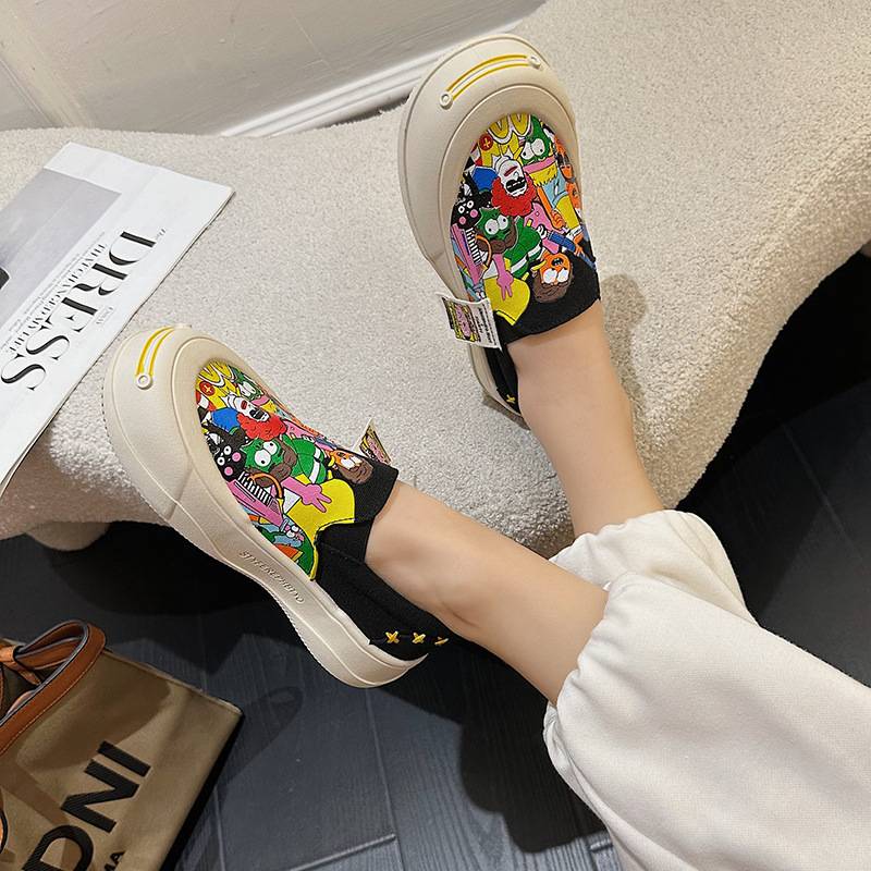 Thick-soled slip-on graffiti canvas casual shoes